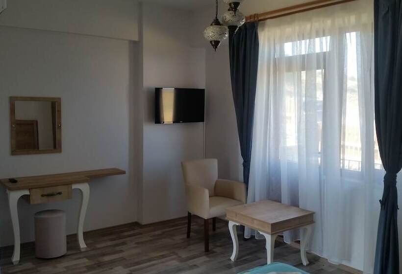 هتل Laz Koyu Konukevi