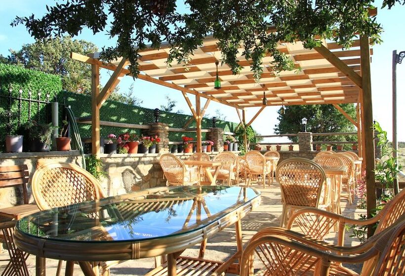 هتل Laz Koyu Konukevi