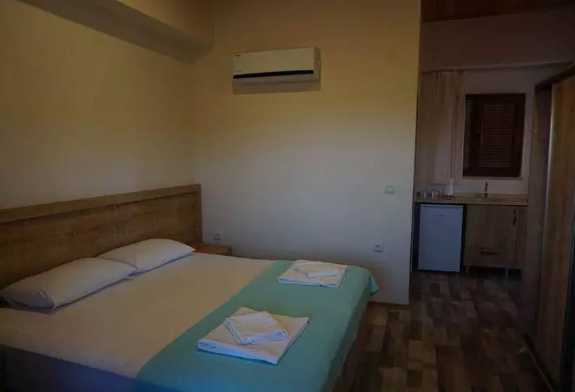 هتل Laz Koyu Konukevi