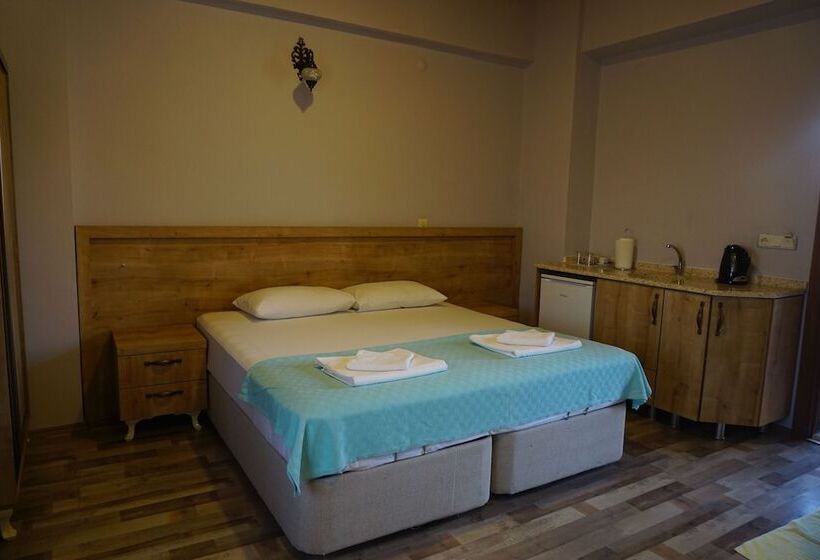 هتل Laz Koyu Konukevi