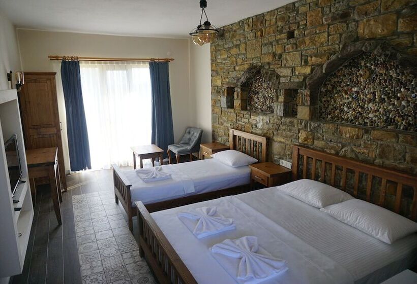 هتل Laz Koyu Konukevi