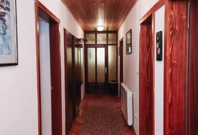 پانسیون Apartments & Rooms Peranic