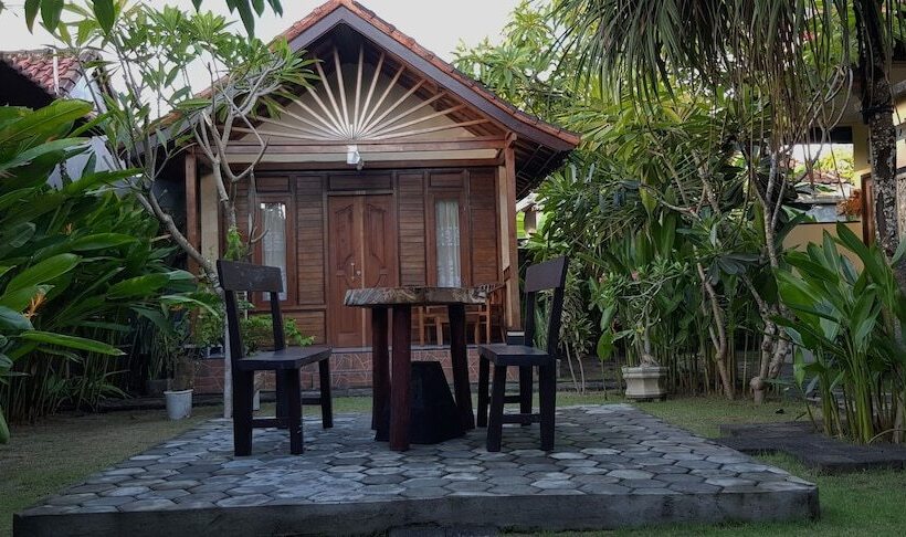 پانسیون Surya Home Stay