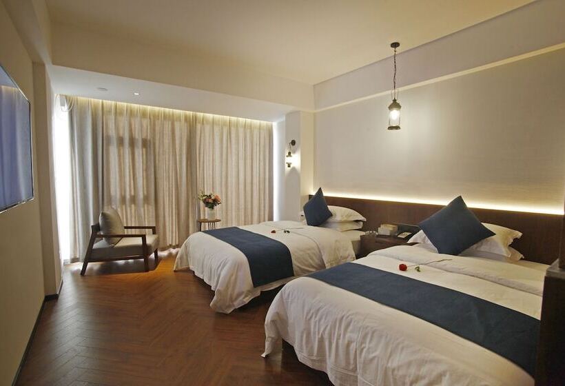 Отель 張家界武陵源北岸輕奢客棧 森林公園店