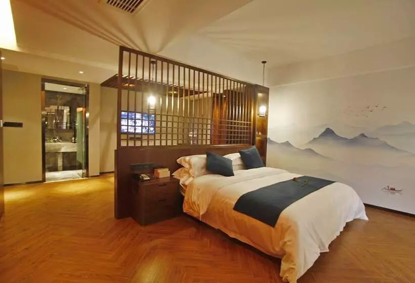 Hotelli 張家界武陵源北岸輕奢客棧 森林公園店