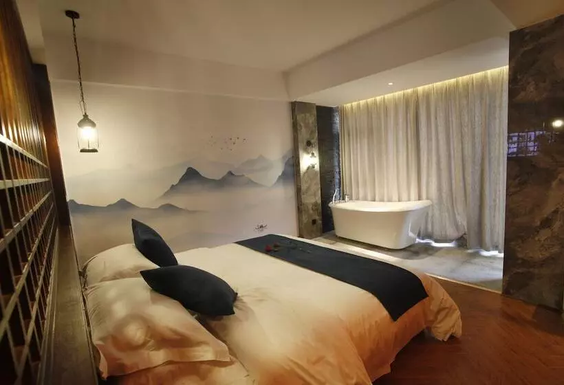 Hotelli 張家界武陵源北岸輕奢客棧 森林公園店