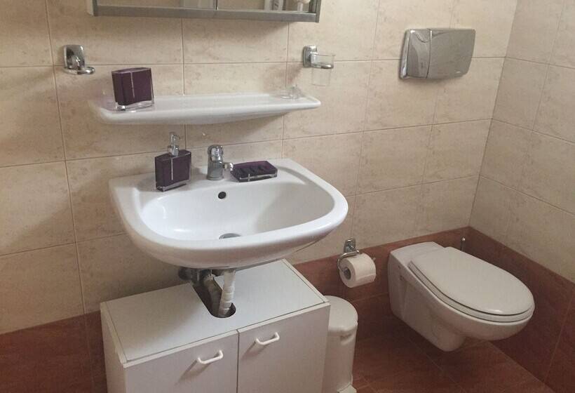 Alexiou Apartments Blue