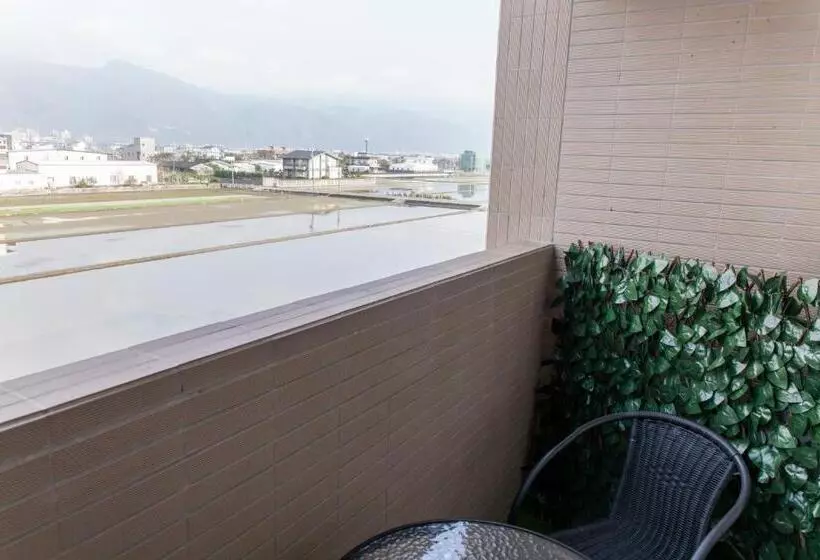 تختخواب و صبحانه Beyond Home