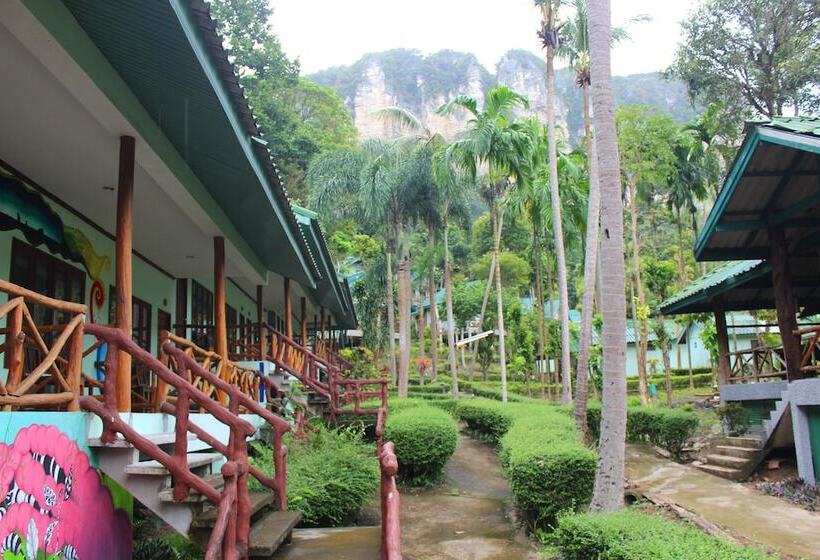 هتل Chill Out Bar And Bungalows