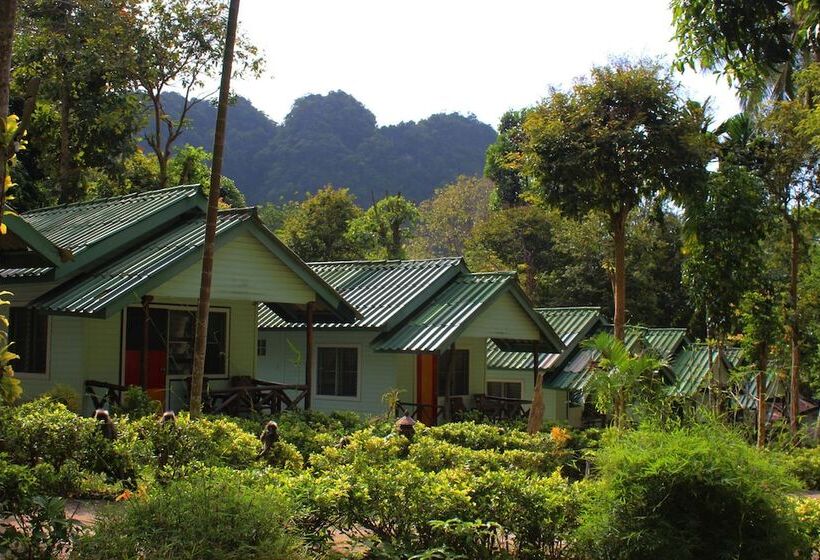 هتل Chill Out Bar And Bungalows