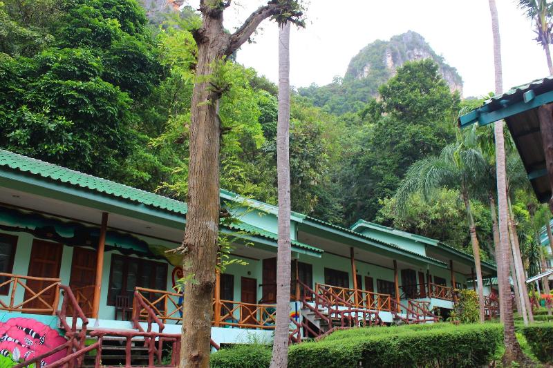 هتل Chill Out Bar And Bungalows