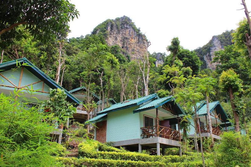 هتل Chill Out Bar And Bungalows