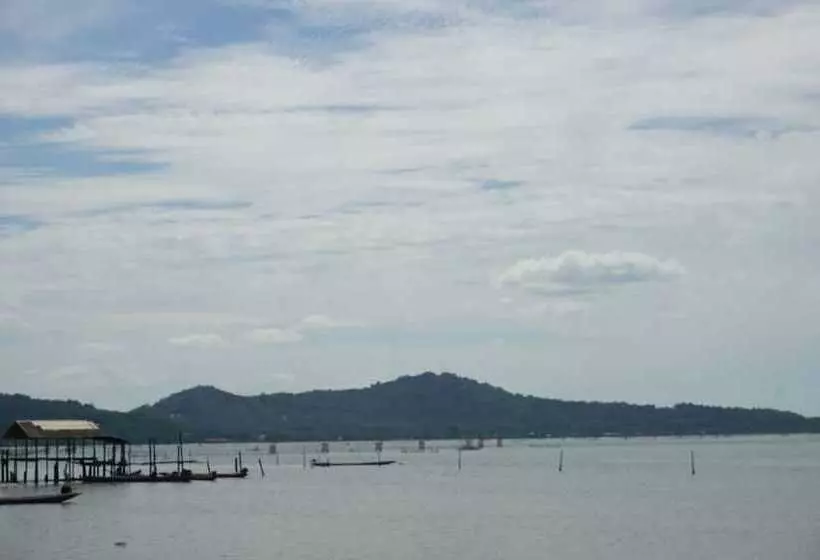 هتل Ruean Mai Chaylay Songkhla