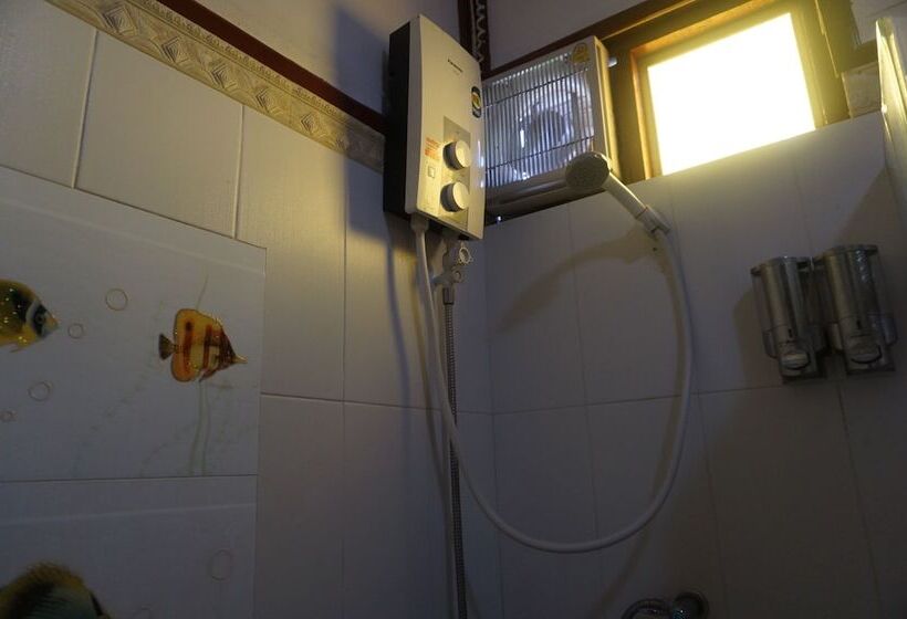 בית מלון כפרי Ruean Mai Chaylay Songkhla