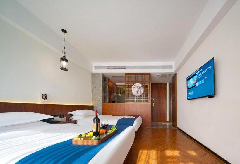 Отель 張家界武陵源北岸輕奢客棧 森林公園店