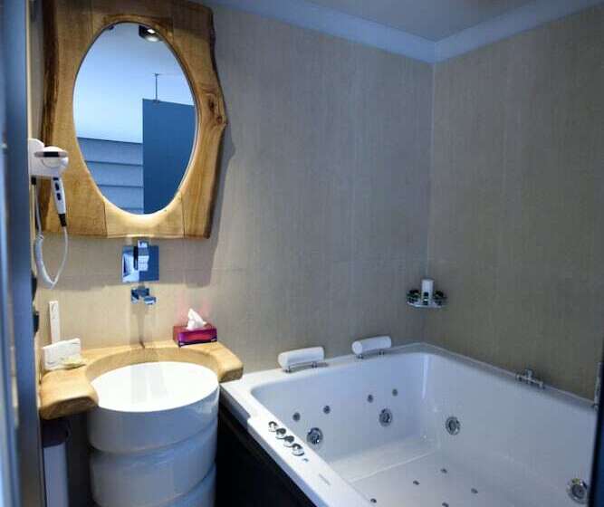 Pensió Magnifique Luxury Suites