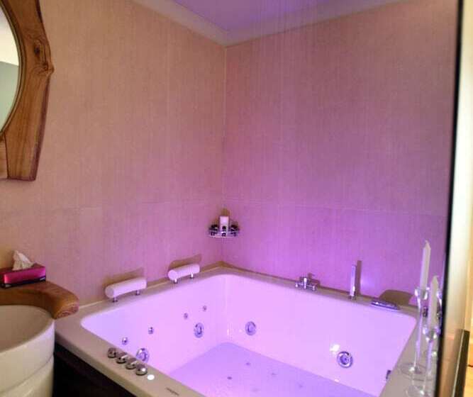 Pensió Magnifique Luxury Suites