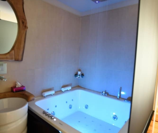 Pensió Magnifique Luxury Suites