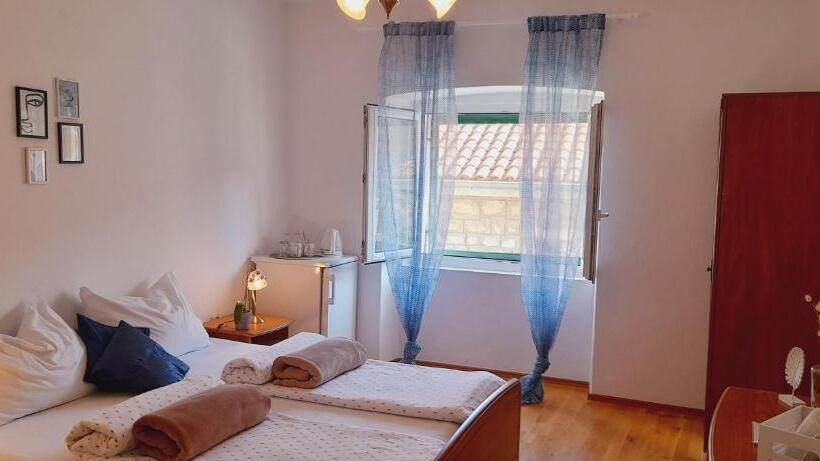 پانسیون Pansion Ivan & Ivana