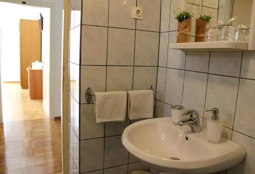 پانسیون Pansion Ivan & Ivana