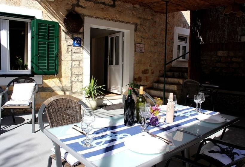 پانسیون Pansion Ivan & Ivana