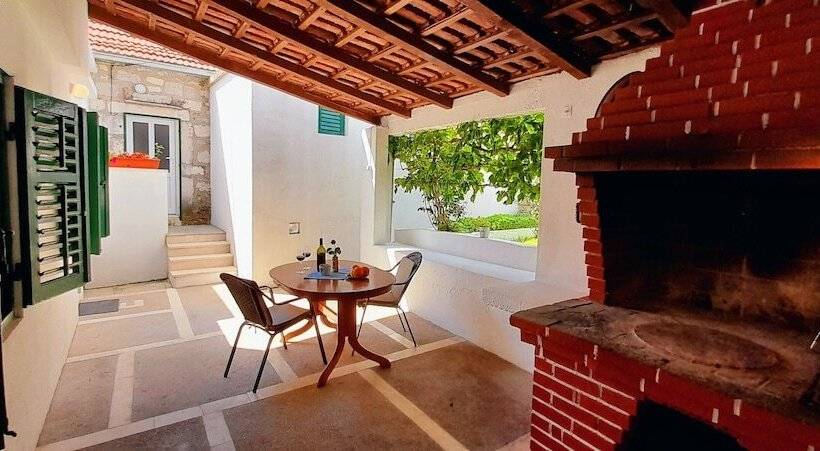 پانسیون Pansion Ivan & Ivana