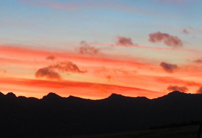 تختخواب و صبحانه Guesthouse Kalfafellsstadur