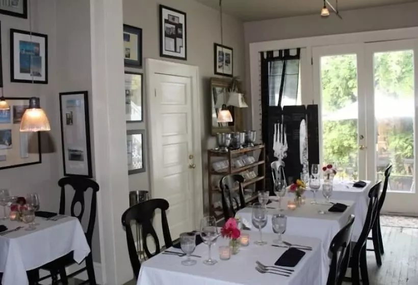 Aamiaismajoitus (B&B) Hope And Glory Inn And Vineyard