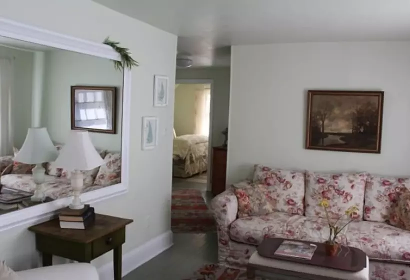 Aamiaismajoitus (B&B) Hope And Glory Inn And Vineyard