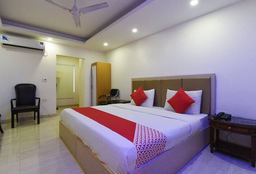 Capital O 16970 Hotel Mahal