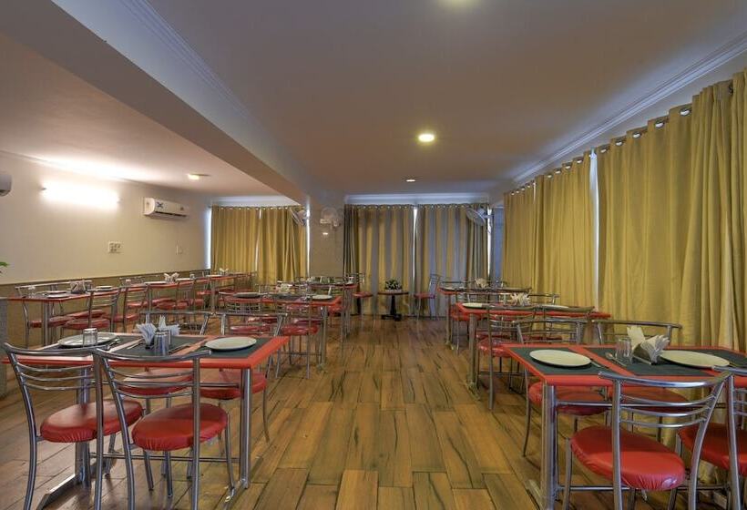 Capital O 16970 Hotel Mahal