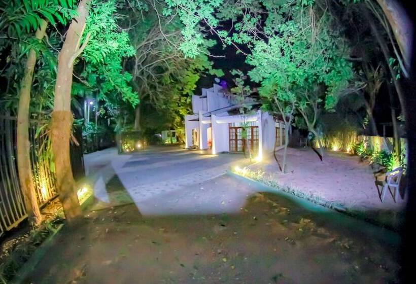 ホテル Cinnamon Airport Residencies