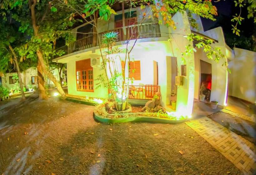 ホテル Cinnamon Airport Residencies