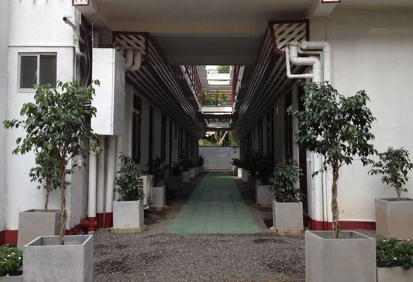 ホテル Cinnamon Airport Residencies