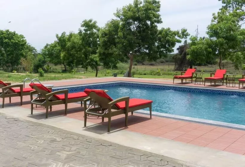 Hotelli Flamingo Nature Resort