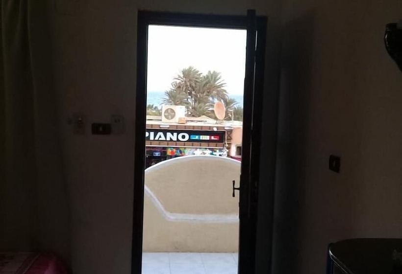 هتل New Life Camp