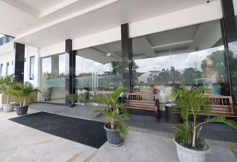 هتل Reddoorz Plus @ Tanjung Uncang Batam