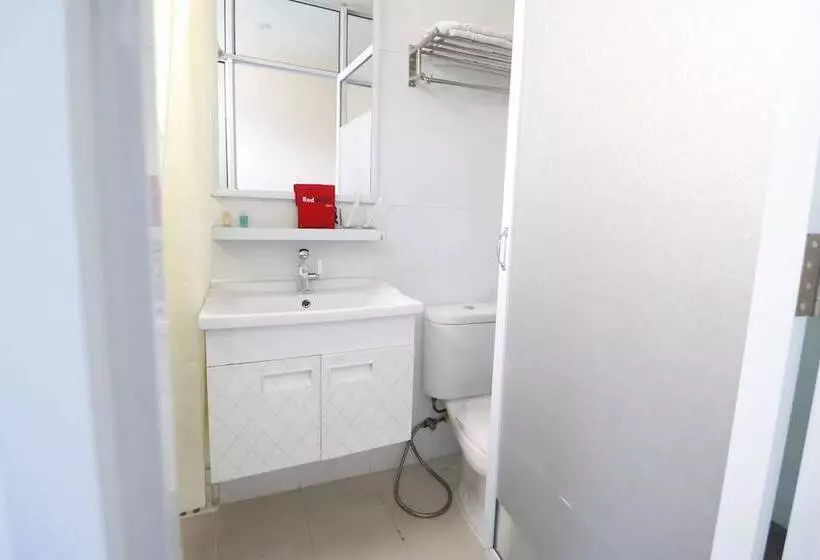 هتل Reddoorz Plus @ Tanjung Uncang Batam