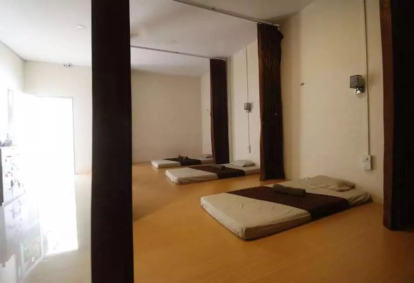 هتل Reddoorz Plus @ Tanjung Uncang Batam