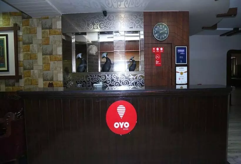 ホテル Surbhi By Oyo Rooms
