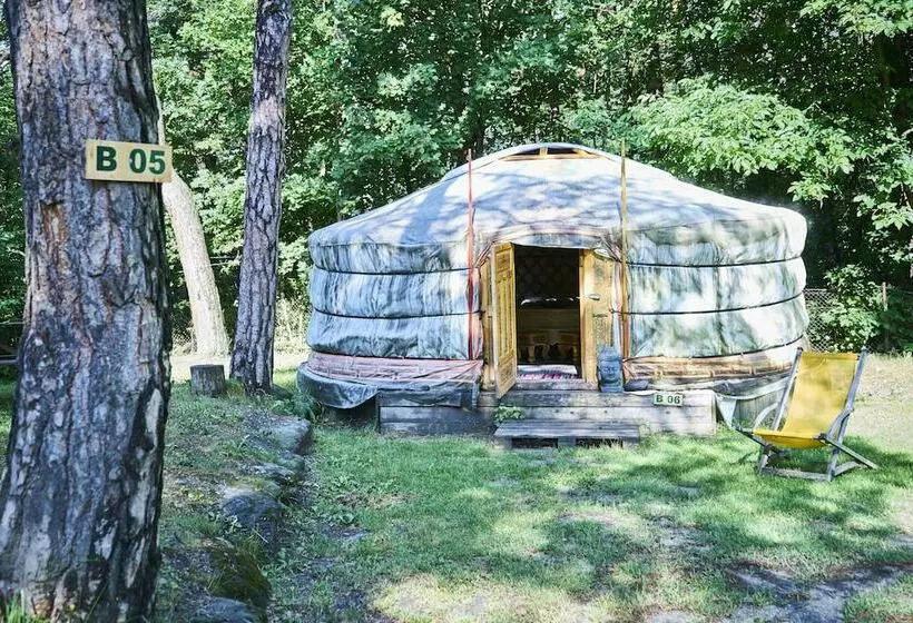 هتل Yourtes Camping Le Reclus