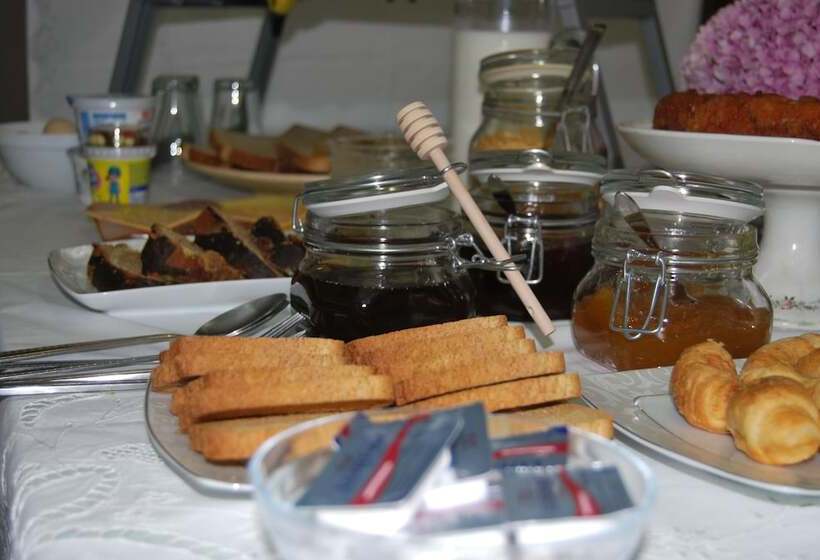 Pensão Artemi's Guesthouse