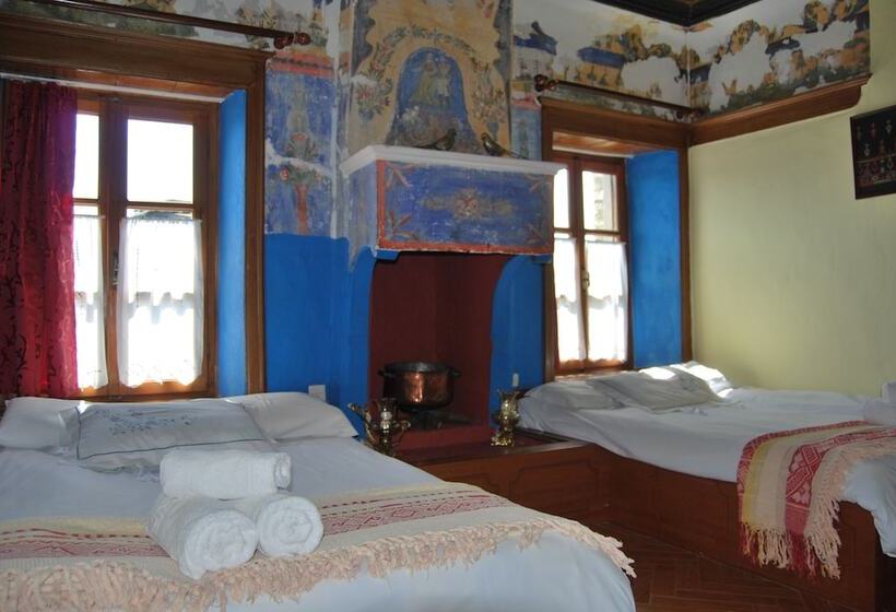 Pensão Artemi's Guesthouse