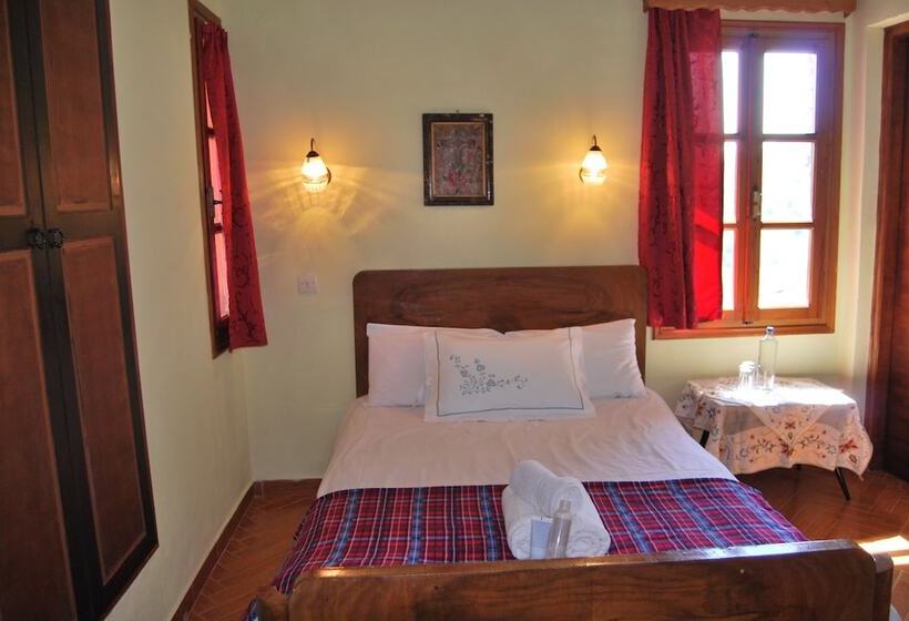 Pensão Artemi's Guesthouse