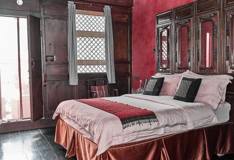 بنسيون Old Theatre Inn