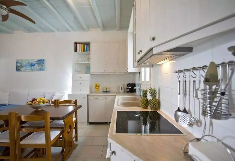 Tatiana Villa & Apartments