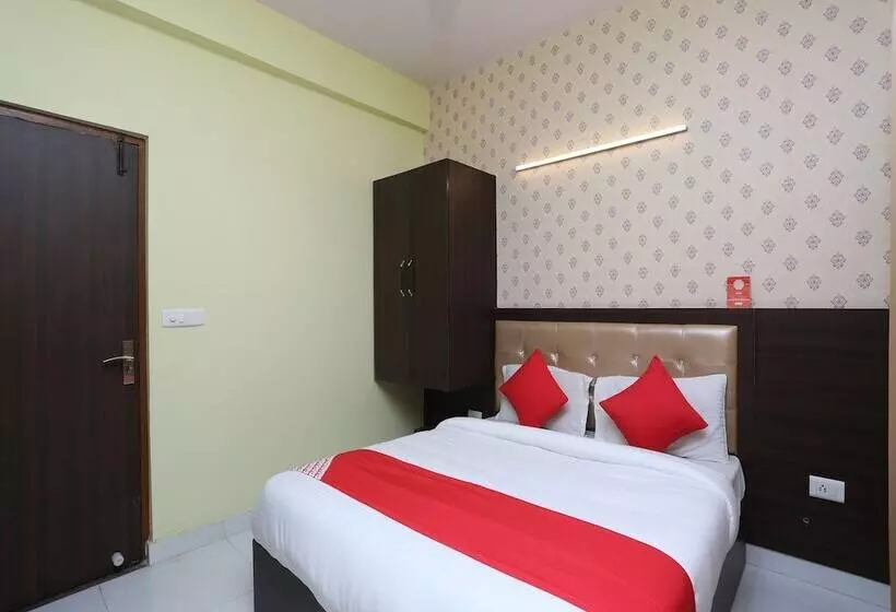 ホテル Chirag House By Oyo Rooms
