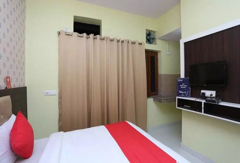 ホテル Chirag House By Oyo Rooms