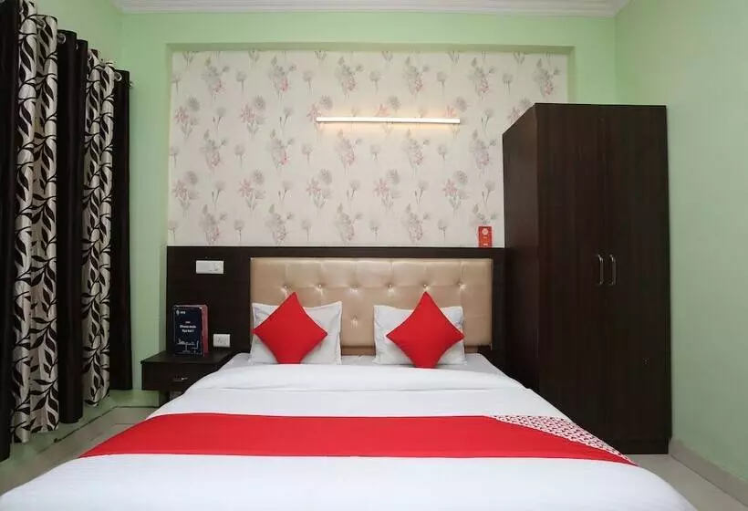 ホテル Chirag House By Oyo Rooms