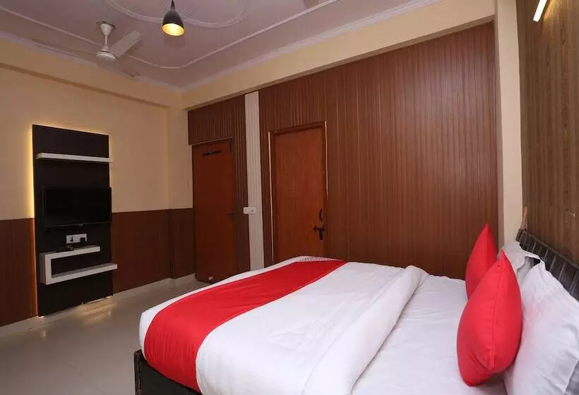 ホテル Chirag House By Oyo Rooms